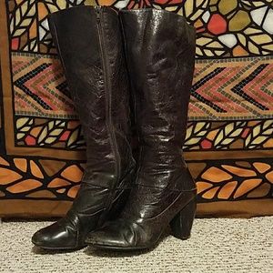 Faryl Robin leather boots with trademark heel